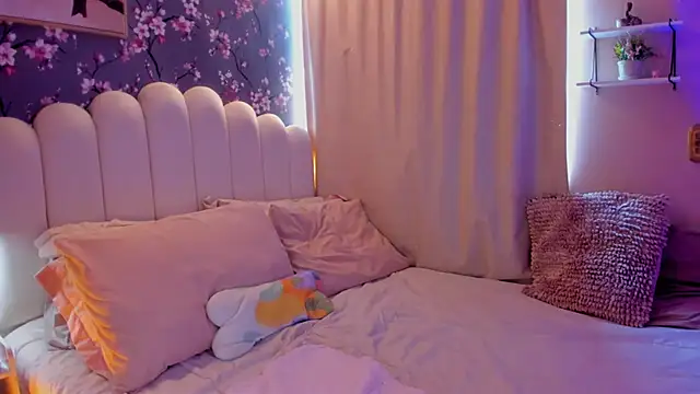 martinaaricci online show from April 22, 3:57 pm