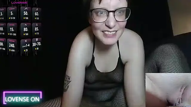Snapshot of PernillaGirl chatting on January 8, 7:13 pm PernillaGirl online show from January 8, 7:13 pm