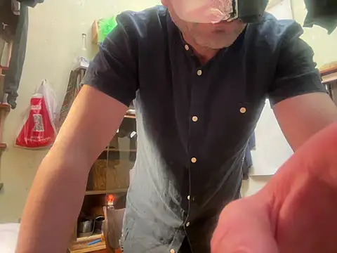 Ariel Ari online show from February 25, 1:30 am