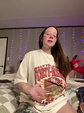 Snapshot of Sweetdee222x chatting on December 13, 7:47 am Sweetdee222x online show from December 13, 7:47 am