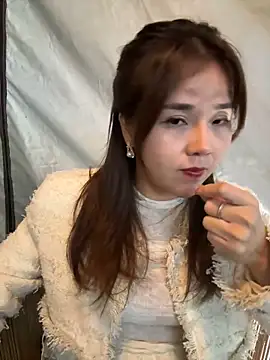 Snapshot of Efangfang chatting on December 18, 12:29 pm Efangfang online show from December 18, 12:29 pm