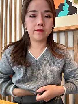 Snapshot of Efangfang chatting on December 23, 4:22 am Efangfang online show from December 23, 4:22 am
