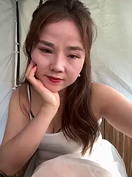 Snapshot of Efangfang chatting on March 3, 5:42 am Efangfang online show from March 3, 5:42 am
