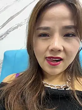 Snapshot of Efangfang chatting on March 5, 10:44 am Efangfang online show from March 5, 10:44 am