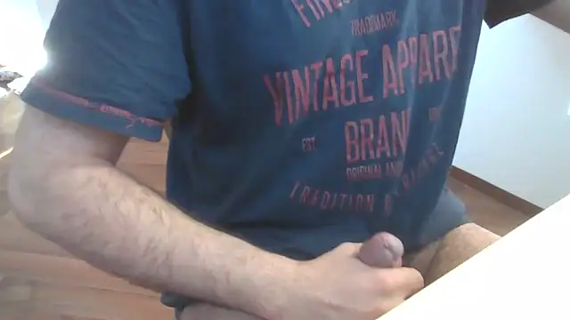 Snapshot of HornyBoy__2004 chatting on March 3, 12:58 pm HornyBoy 2004 online show from March 3, 12:58 pm