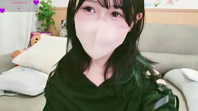 Snapshot of Conatsu chatting on October 25, 6:10 am Conatsu online show from October 25, 6:10 am