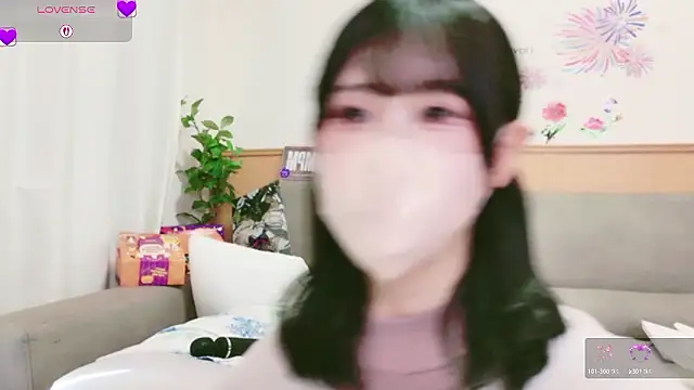 Snapshot of Conatsu chatting on October 29, 4:37 am Conatsu online show from October 29, 4:37 am