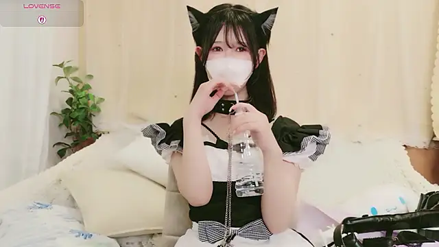 Snapshot of Conatsu chatting on May 4, 6:42 am Conatsu online show from May 4, 6:42 am