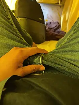 Snapshot of DudeBoyBad chatting on March 23, 11:36 am DudeBoyBad online show from March 23, 11:36 am