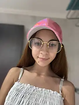 Snapshot of Valentcouple chatting on January 28, 6:28 pm Valentcouple online show from January 28, 6:28 pm