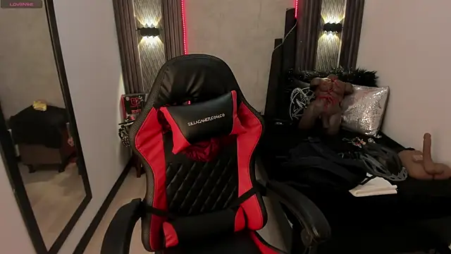 selene red  online show from January 18, 5:48 pm