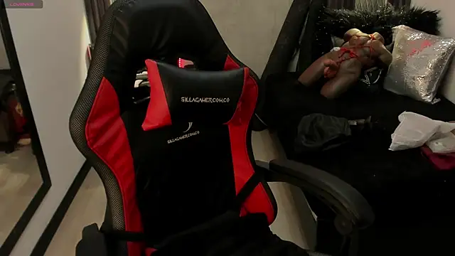 selene red  online show from January 23, 7:07 pm