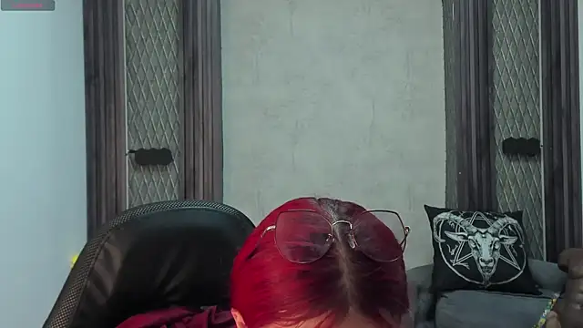 selene red  online show from February 6, 1:54 pm