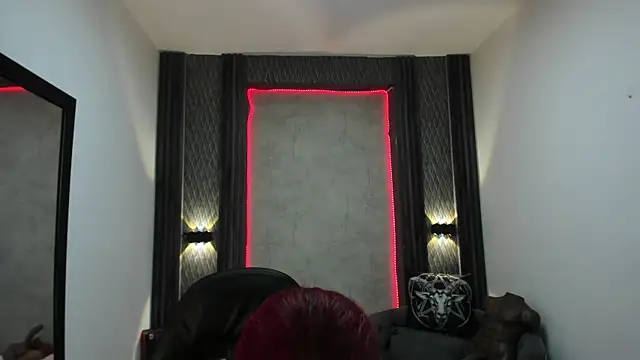 selene red  online show from February 11, 1:30 pm