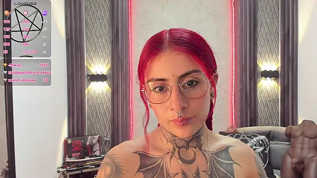 selene red  online show from February 20, 6:46 pm