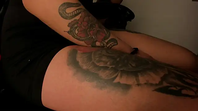 selene red  online show from October 17, 1:46 pm