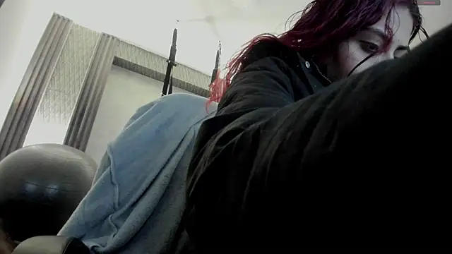 Snapshot of selene_red_ chatting on November 2, 4:31 pm selene red online show from November 2, 4:31 pm