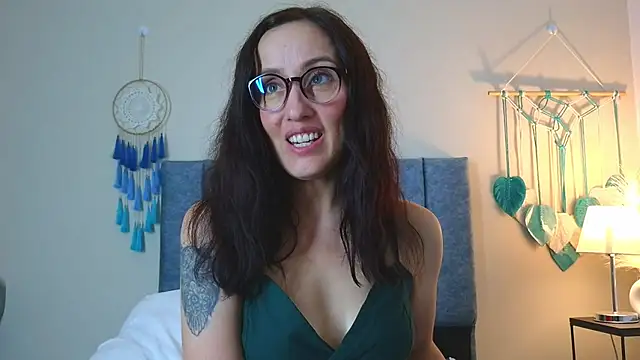 IberianMoonMK online show from November 11, 5:35 pm