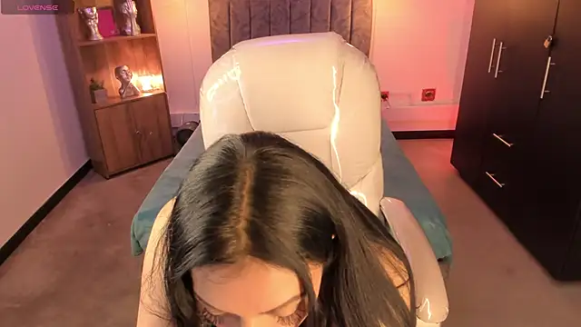 Snapshot of Abigaiil__ds chatting on February 28, 8:28 pm Abigaiil ds online show from February 28, 8:28 pm