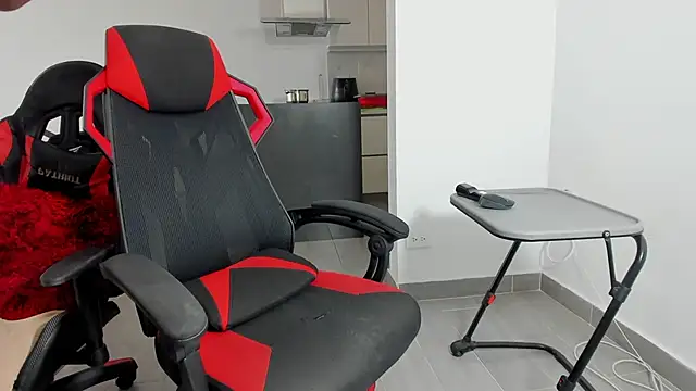 TROYWESLY- online show from April 19, 3:33 pm