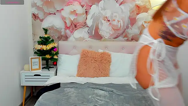 Snapshot of AprilWong chatting on December 20, 6:20 am AprilWong online show from December 20, 6:20 am