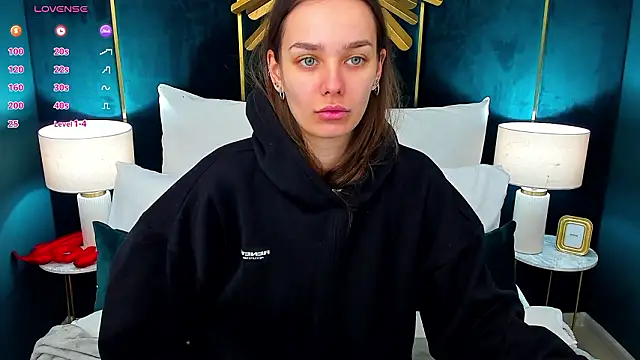 AprilWong online show from March 13, 6:09 am