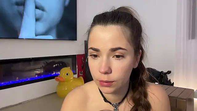 Snapshot of Mika_Miller chatting on May 16, 12:18 am Mika Miller online show from May 16, 12:18 am