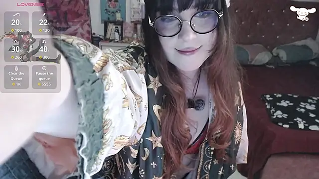 Avril2001 online show from December 4, 4:44 am