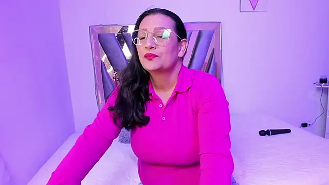 Victoria Red01 online show from December 3, 1:43 pm