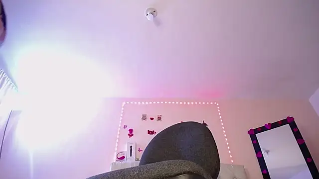 Victoria Red01 online show from February 4, 5:12 pm