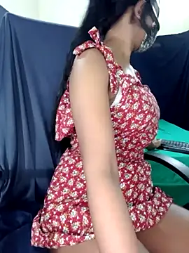 Snapshot of Midnight_Blossom chatting on February 18, 8:36 pm Midnight Blossom online show from February 18, 8:36 pm