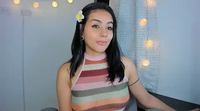 julia strauns online show from December 21, 6:09 am