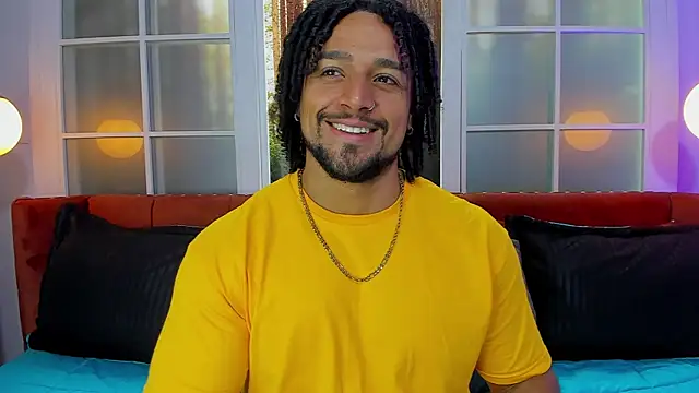 Snapshot of MikeEstevess chatting on March 15, 5:19 am MikeEstevess online show from March 15, 5:19 am