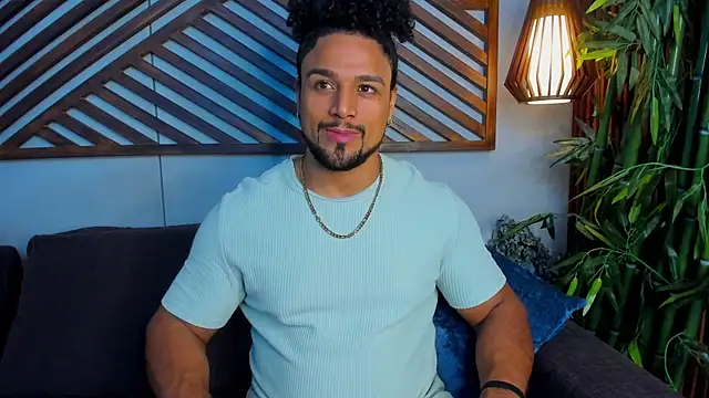 Snapshot of MikeEstevess chatting on March 19, 6:57 am MikeEstevess online show from March 19, 6:57 am