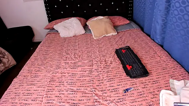 valerie luxe  online show from February 24, 2:19 am