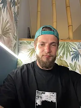 jimmyy  online show from May 19, 7:47 am