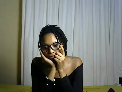 Snapshot of StarBarbiee chatting on October 25, 1:02 am StarBarbiee online show from October 25, 1:02 am