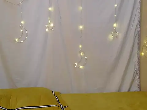 Snapshot of StarBarbiee chatting on December 18, 1:06 pm StarBarbiee online show from December 18, 1:06 pm