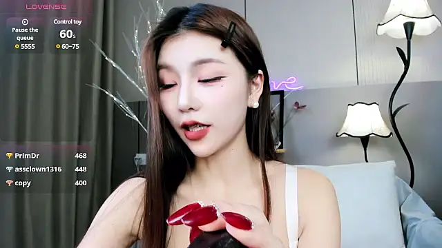 Momoever123456 online show from March 4, 5:56 pm