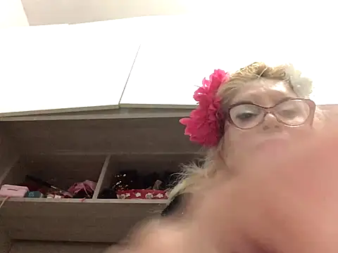 manyaporno online show from December 4, 2:48 pm