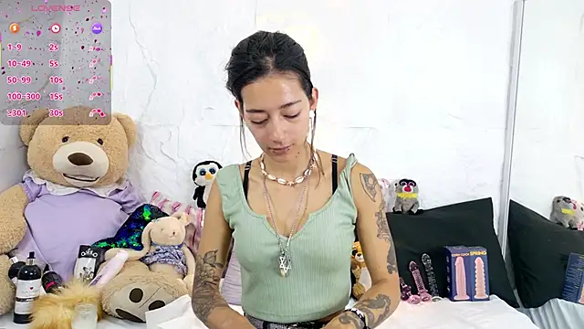 zorravioletta1 online show from December 1, 12:32 pm