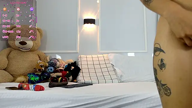 zorravioletta1 online show from February 20, 1:11 pm