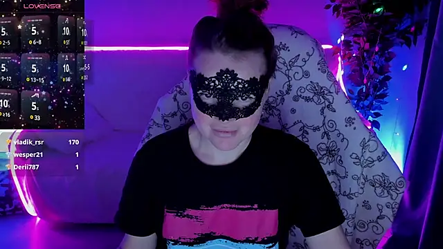 Snapshot of Sexy-Housewife chatting on December 7, 6:10 am Sexy-Housewife online show from December 7, 6:10 am