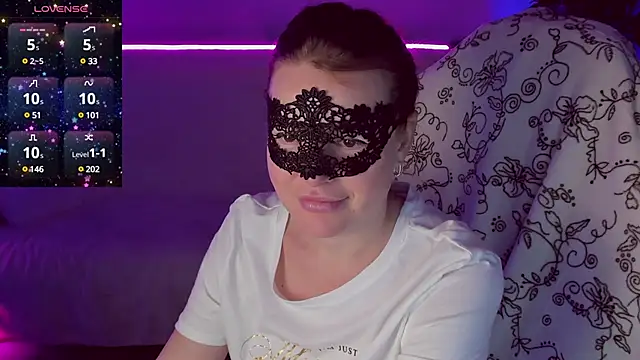 Snapshot of Sexy-Housewife chatting on January 18, 6:45 am Sexy-Housewife online show from January 18, 6:45 am