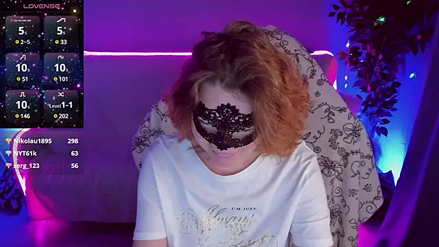 Snapshot of Sexy-Housewife chatting on January 18, 1:29 pm Sexy-Housewife online show from January 18, 1:29 pm