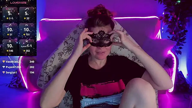 Snapshot of Sexy-Housewife chatting on January 21, 4:10 am Sexy-Housewife online show from January 21, 4:10 am