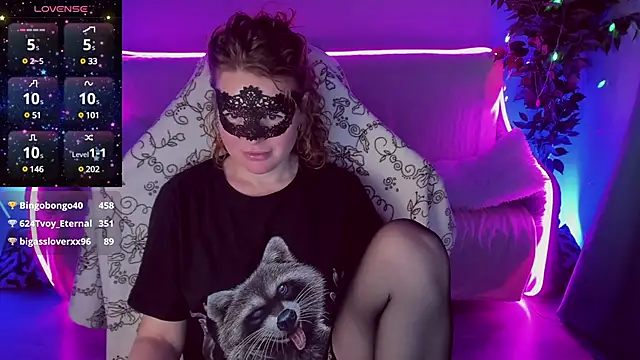 Snapshot of Sexy-Housewife chatting on January 23, 10:33 pm Sexy-Housewife online show from January 23, 10:33 pm