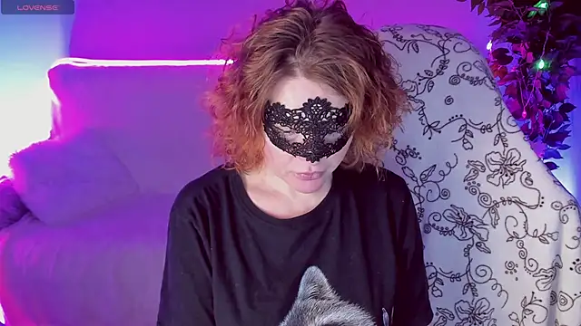 Snapshot of Sexy-Housewife chatting on January 24, 7:49 pm Sexy-Housewife online show from January 24, 7:49 pm