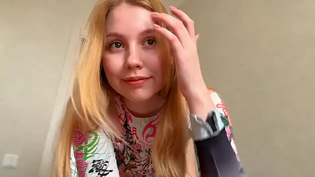 HoneyAudrey online show from April 23, 2:35 am