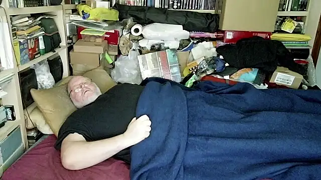 hadeszeuss2 online show from March 4, 5:45 pm